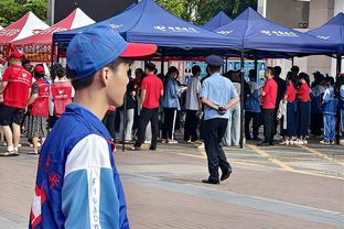 ?太阳报：孙兴慜、厄德高出席伦敦时装周活动，阿里携女友出席